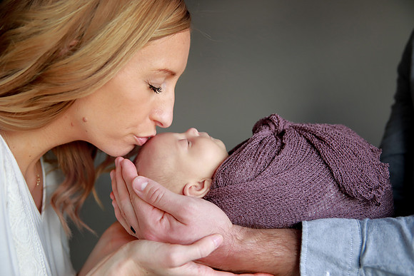 Wedoff Photography Newborn session www.wedoffphotography.com